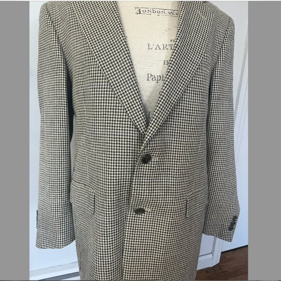 BURBERRY LONDON Brown Houndstooth 2 Button Wool Blazer, Size 39S - Picture 3 of 9